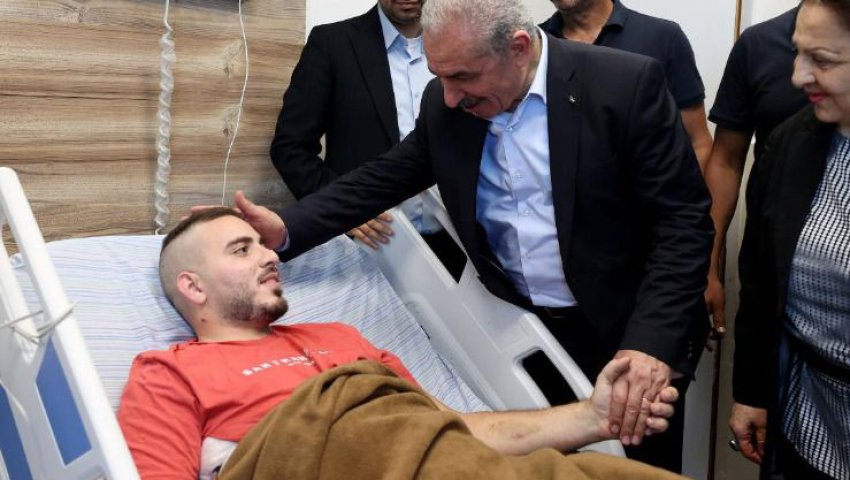 Le Premier ministre palestinien rend visite aux victimes de l'agression sur la ville et le camp de Jénine