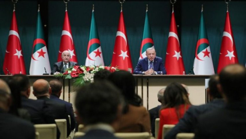 Une vue de la conférence de presse animée par les deux présidents lundi soir