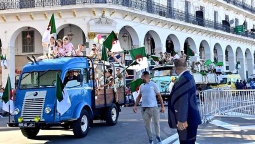 61e anniversaire de la fête de l'indépendance de l'Algérie : grande parade  populaire à Alger !