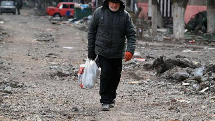 "Un soldat nous a donné une petite quantité de nourriture"