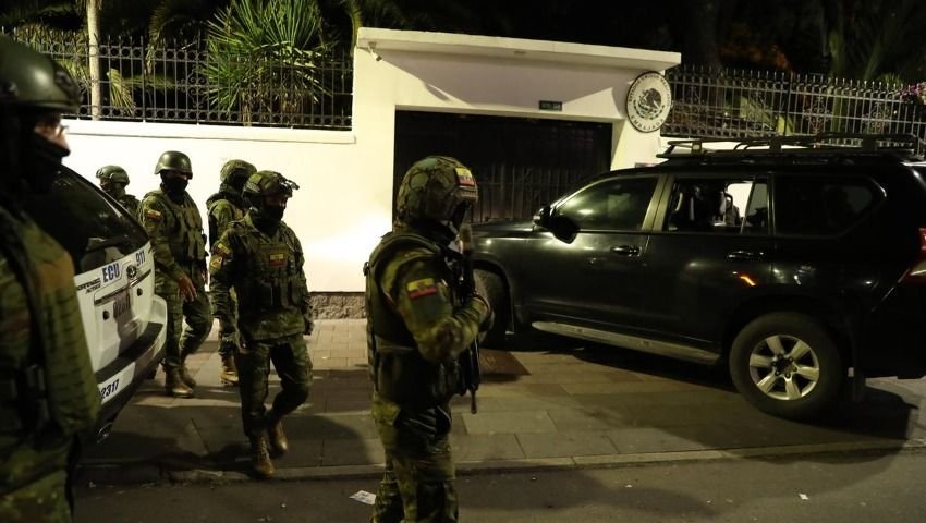 Des policiers équatoriens ont fait irruption dans l'ambassade mexicaine
